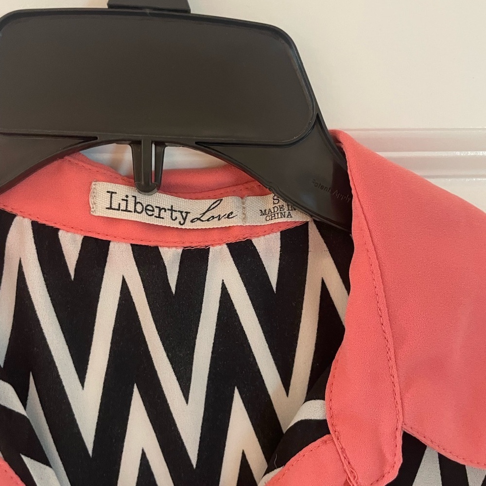 Liberty Love Black and White Chevron Top with Pink Trim - Picture 2 of 4